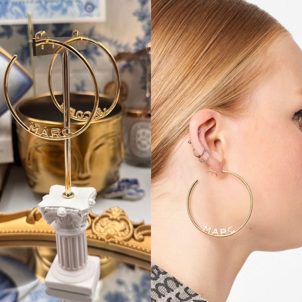 🆕 MARC JACOBS 🧿 NWOT Gold 'The Monogram Hoop' Oversize Earrings